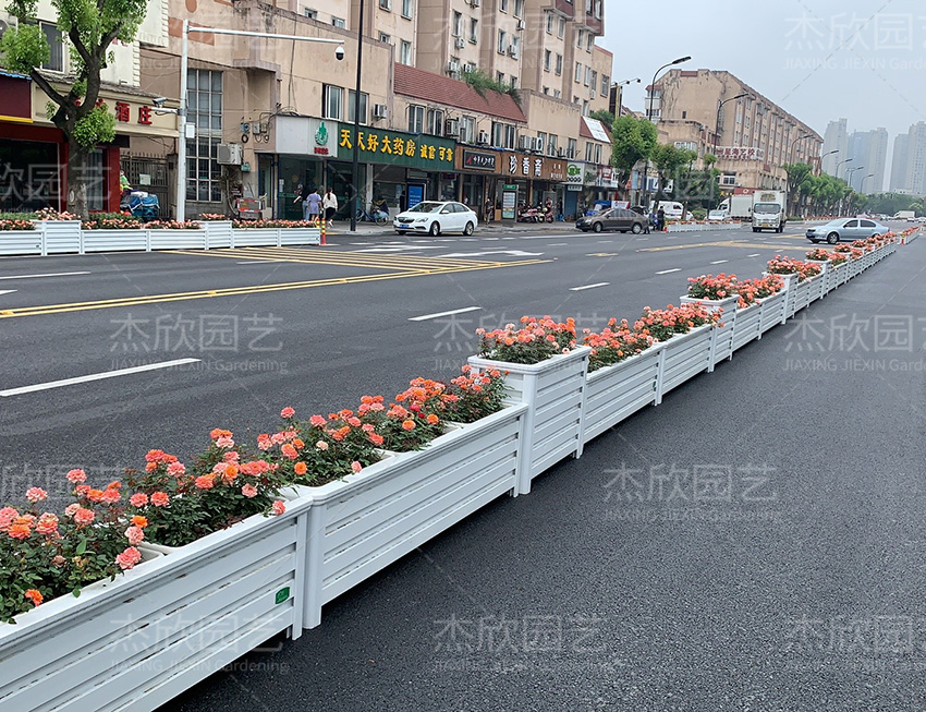 隔離花箱在城市道路中的優(yōu)勢？